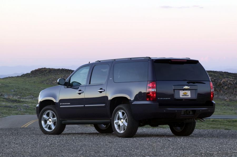  Chevrolet Suburban 2007 года  (фото 12 из 31)